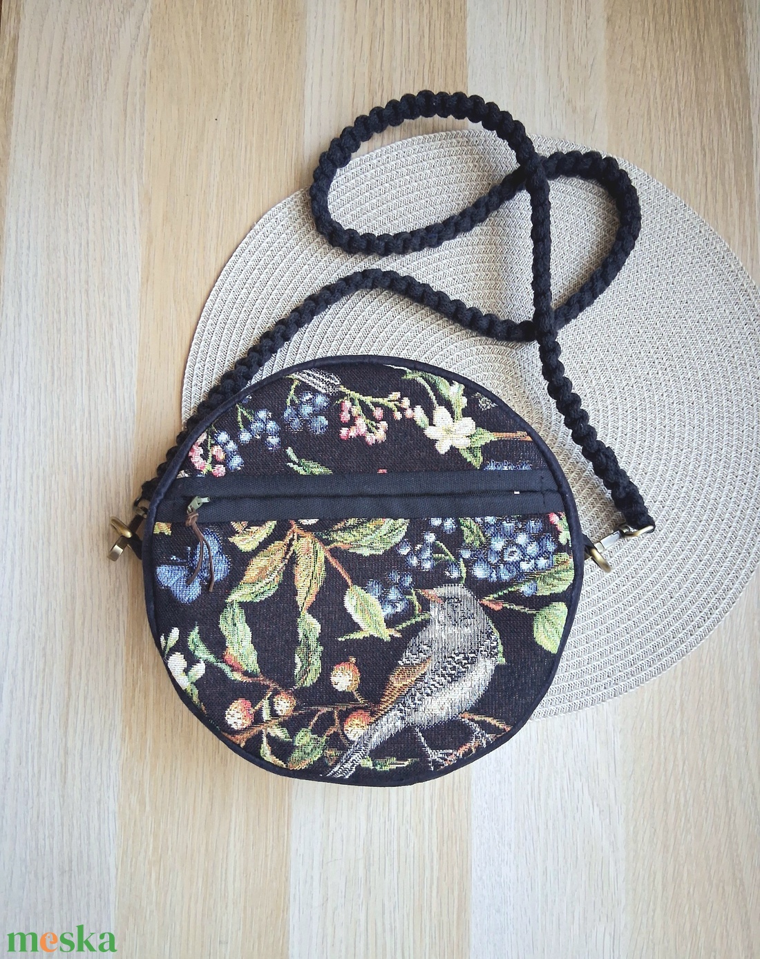 Madár mintás körtáska, válltáska, valódi gobelin szövetből makramé vagy műbőr vállpánttal - táska & tok - kézitáska & válltáska - válltáska - Meska.hu