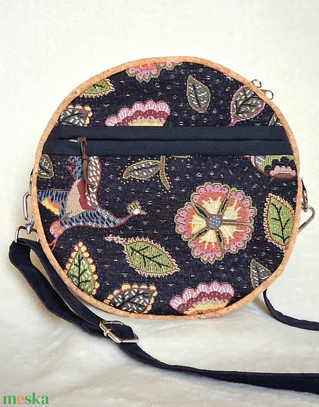 Parafa és valódi gobelin szövetből készült körtáska, válltáska, makramé vagy műbőr vállpánttal - táska & tok - kézitáska & válltáska - válltáska - Meska.hu