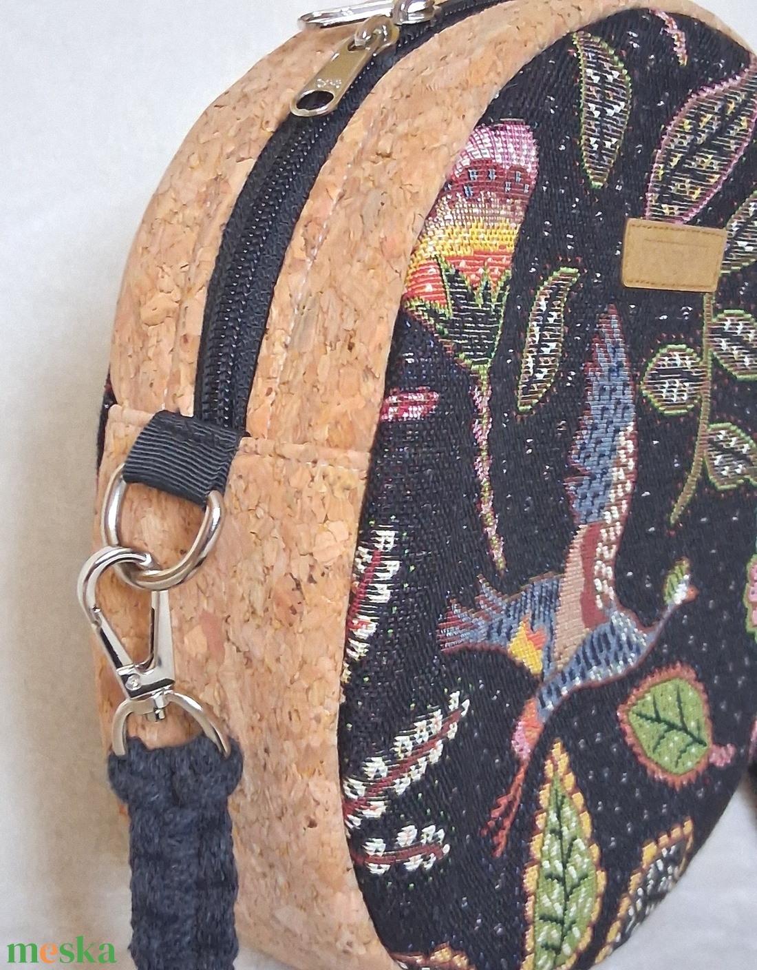 Parafa és valódi gobelin szövetből készült körtáska, válltáska, makramé vagy műbőr vállpánttal - táska & tok - kézitáska & válltáska - válltáska - Meska.hu