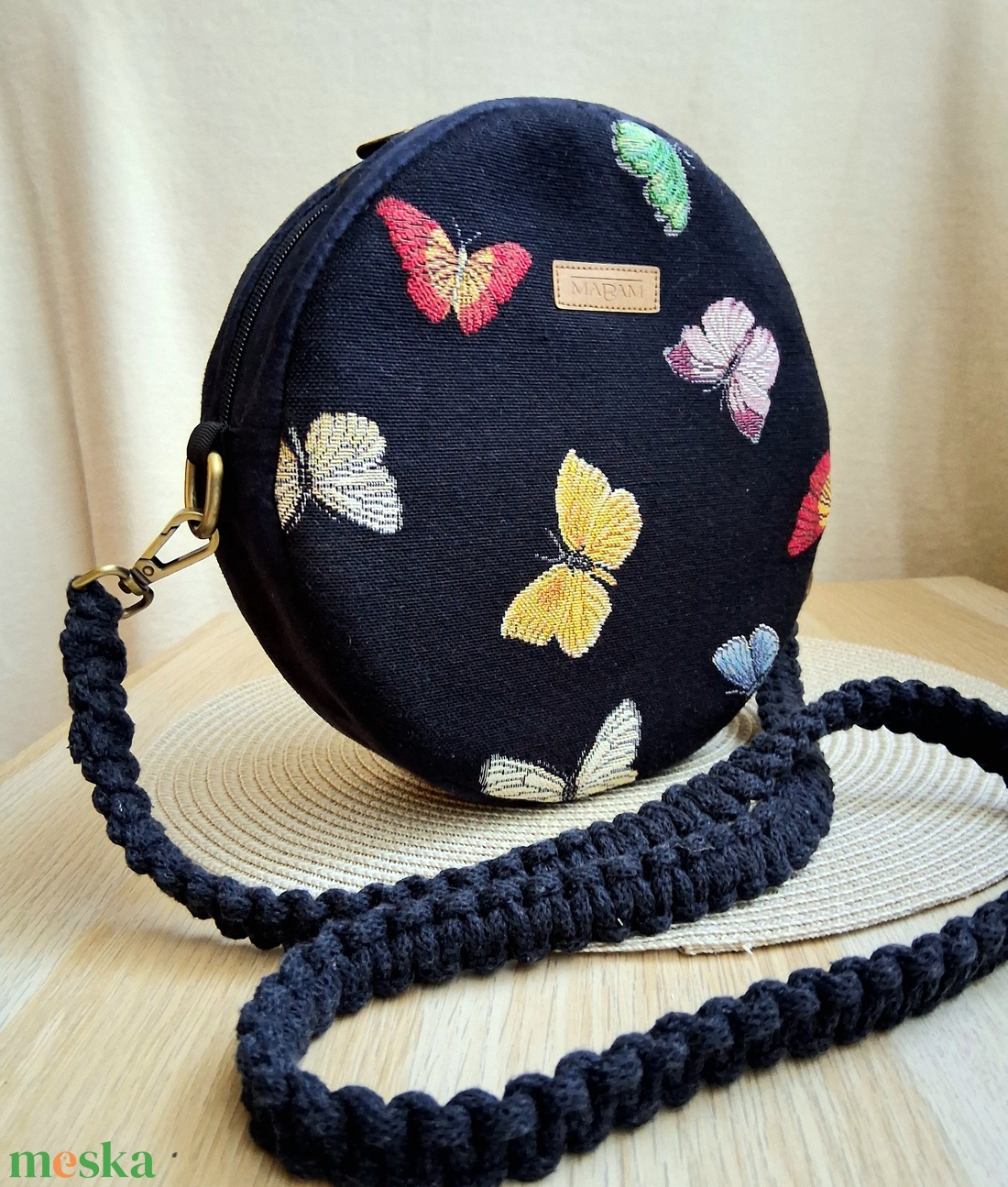 Pillangókkörtáska, válltáska, valódi gobelin szövetből, makramé vagy műbőr vállpánttal - táska & tok - kézitáska & válltáska - válltáska - Meska.hu