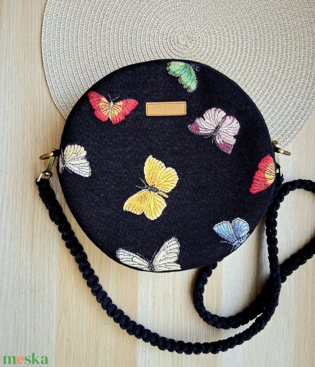 Pillangókkörtáska, válltáska, valódi gobelin szövetből, makramé vagy műbőr vállpánttal - táska & tok - kézitáska & válltáska - válltáska - Meska.hu