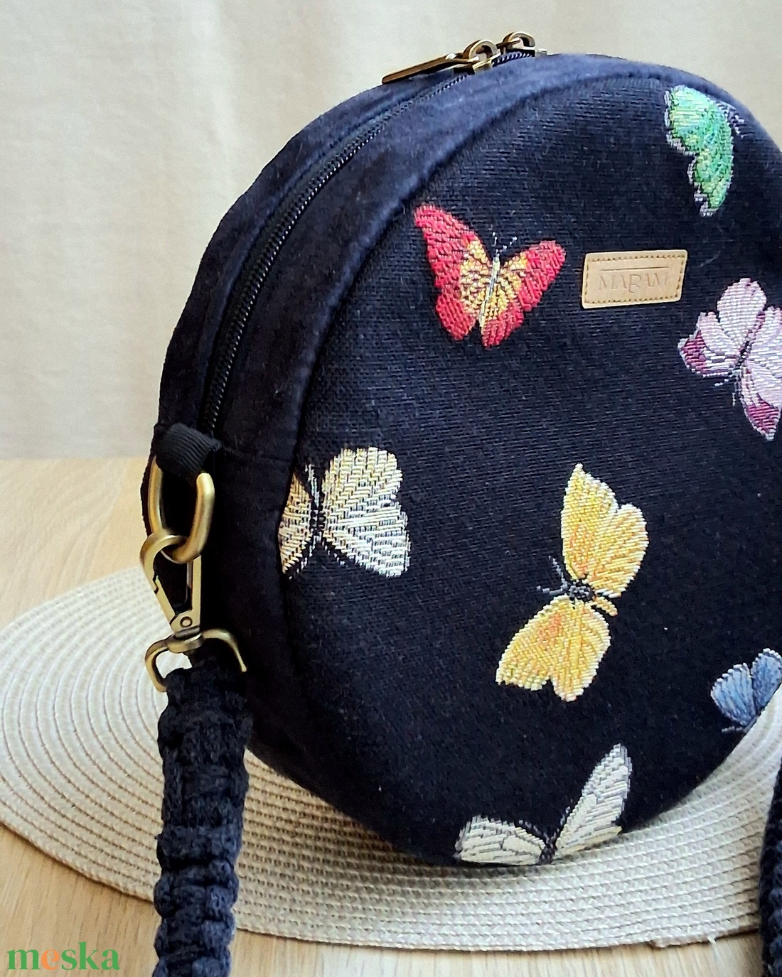 Pillangókkörtáska, válltáska, valódi gobelin szövetből, makramé vagy műbőr vállpánttal - táska & tok - kézitáska & válltáska - válltáska - Meska.hu