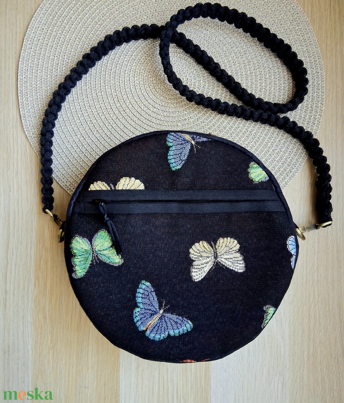 Pillangókkörtáska, válltáska, valódi gobelin szövetből, makramé vagy műbőr vállpánttal - táska & tok - kézitáska & válltáska - válltáska - Meska.hu