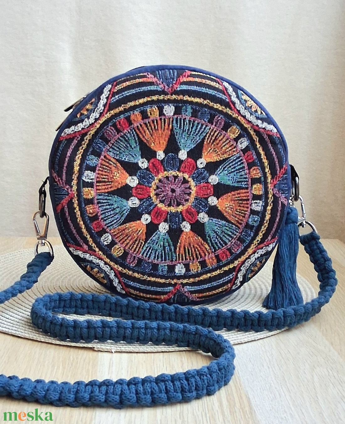 Kaleidoszkóp körtáska, válltáska  mintás valódi gobelin szövetből, makramé vagy műbőr vállpánttal - táska & tok - kézitáska & válltáska - válltáska - Meska.hu