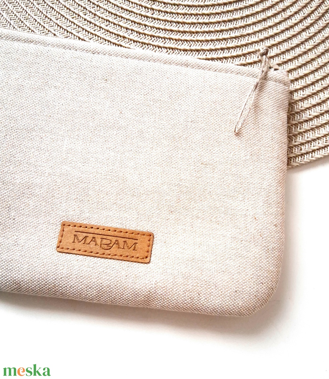 Szivecskés neszesszer, tok LOVE felirattal - táska & tok - neszesszer - Meska.hu