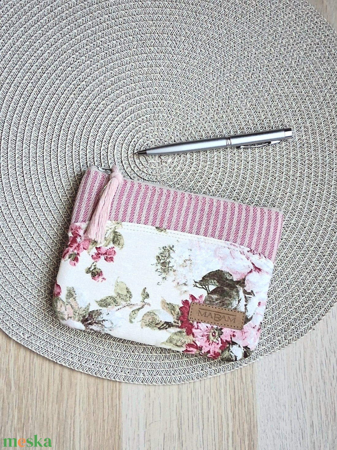 Rózsás, csíkos, női lapos neszesszer, tok - táska & tok - neszesszer - Meska.hu