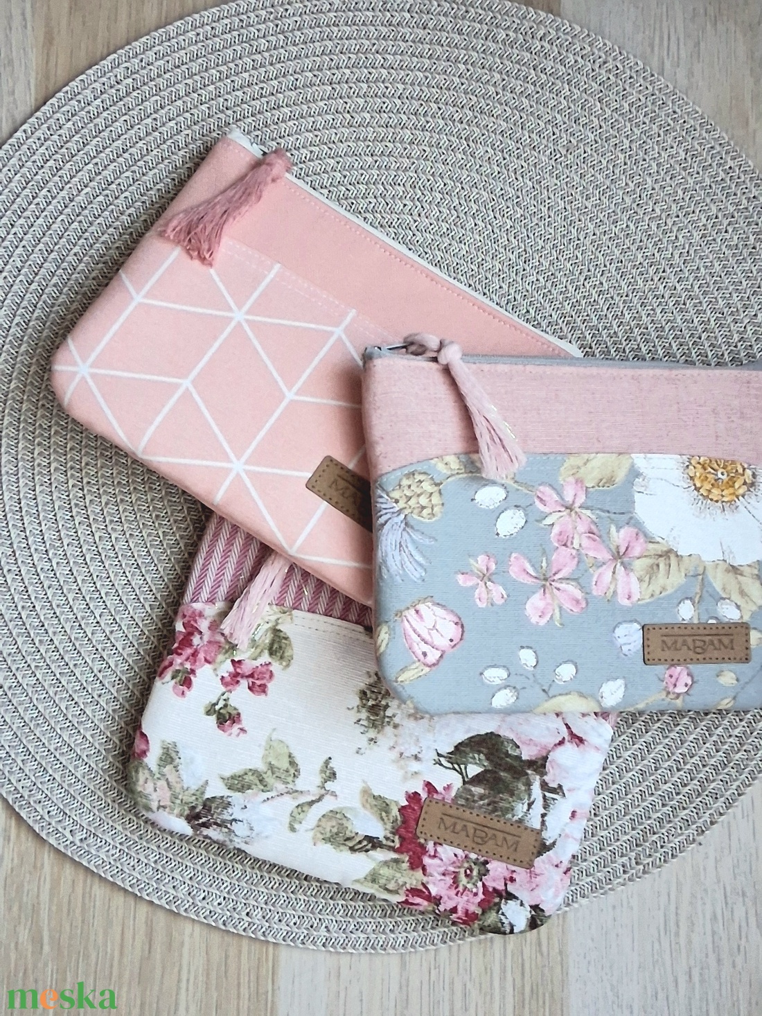 Rózsás, csíkos, női lapos neszesszer, tok - táska & tok - neszesszer - Meska.hu