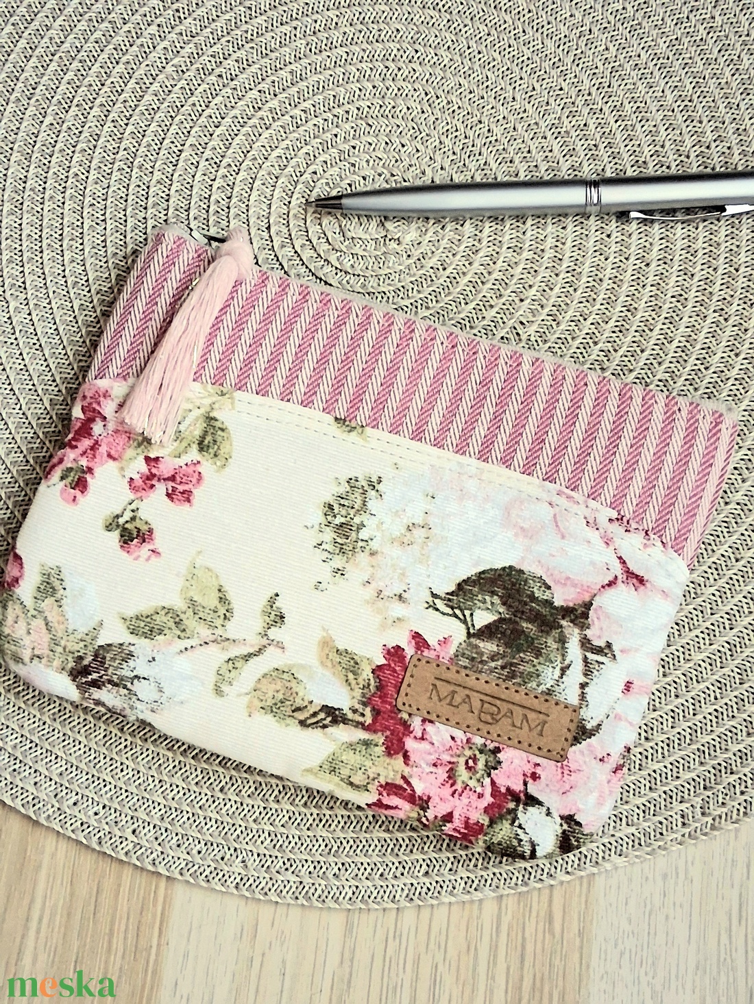 Rózsás, csíkos, női lapos neszesszer, tok - táska & tok - neszesszer - Meska.hu