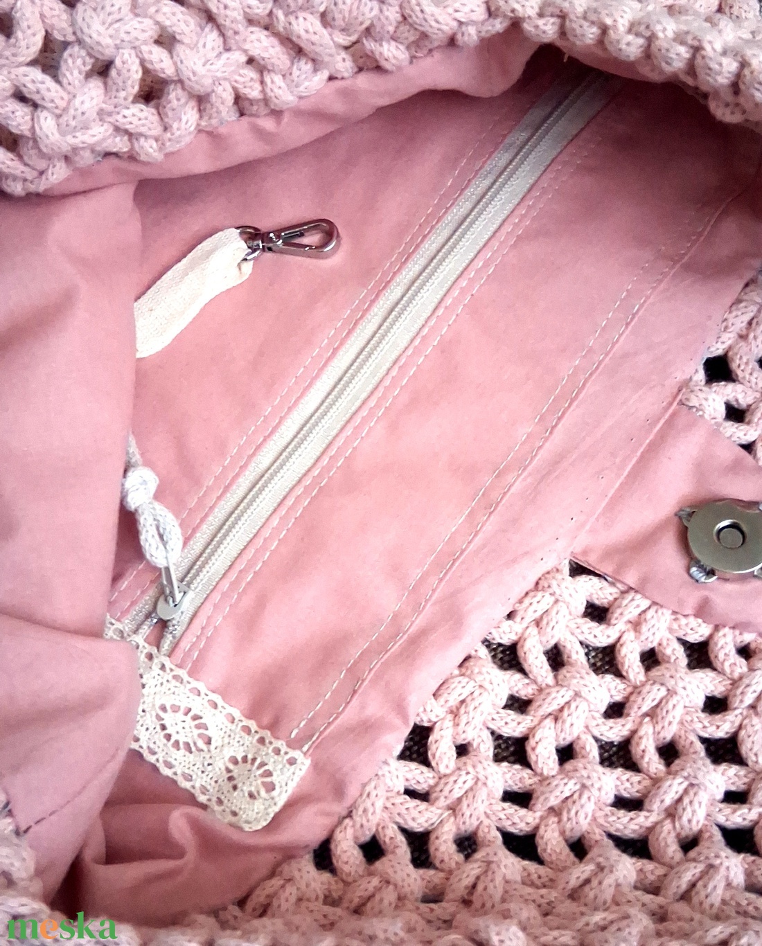 Púderrózsaszín, makramé táska, válltáska - táska & tok - kézitáska & válltáska - válltáska - Meska.hu