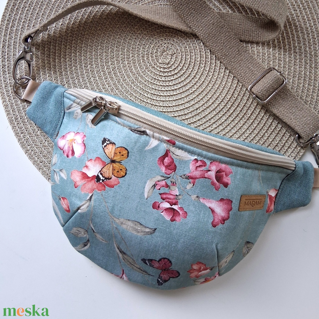 Pillangós, virágos, halvány türkizkék Övtáska, Kistáska, Crossbody - táska & tok - övtáska - Meska.hu