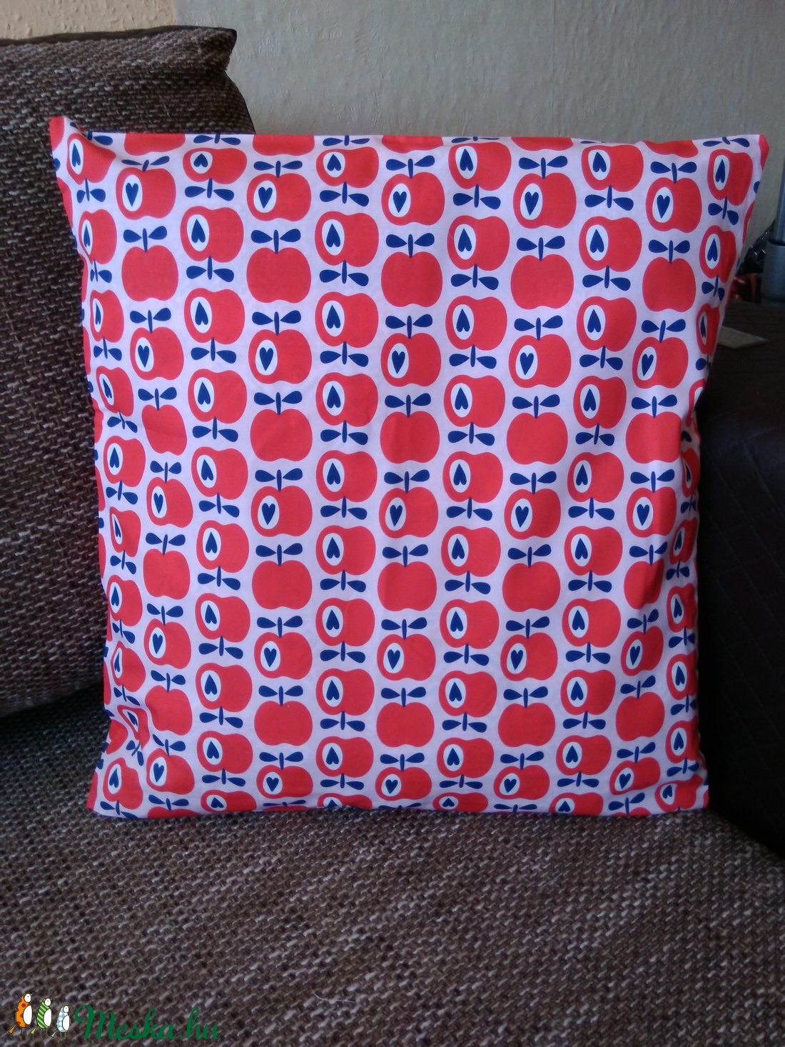 Vidám alma mintás párnahuzat - piros 40 x 40 cm - otthon & életmód - lakástextil - párna & párnahuzat - Meska.hu Vidám alma mintás párnahuzat - piros 40 x 40 cm - otthon & életmód - lakástextil - párna & párnahuzat - Meska.hu