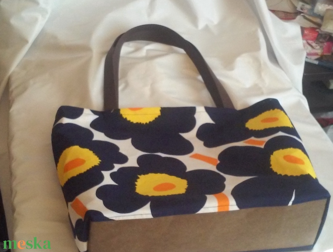 RETRO válltáska - vegán bőr fülekkel és talppal - Marimekko - táska & tok - kézitáska & válltáska - válltáska - Meska.hu RETRO válltáska - vegán bőr fülekkel és talppal - Marimekko - táska & tok - kézitáska & válltáska - válltáska - Meska.hu