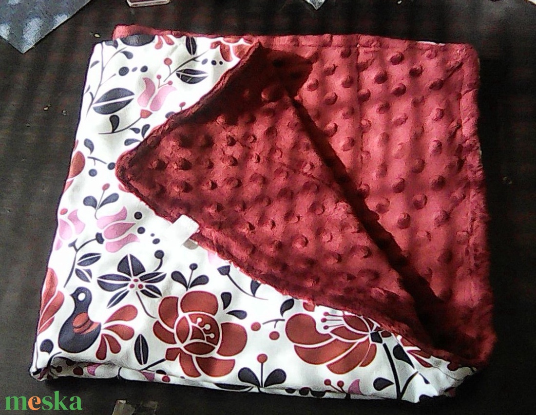 Népi mintás babatakaró babakocsiba 60x60 cm - kiváló magyarországi ajándék - otthon & életmód - babaszoba, gyerekszoba - szett kiságyba - Meska.hu