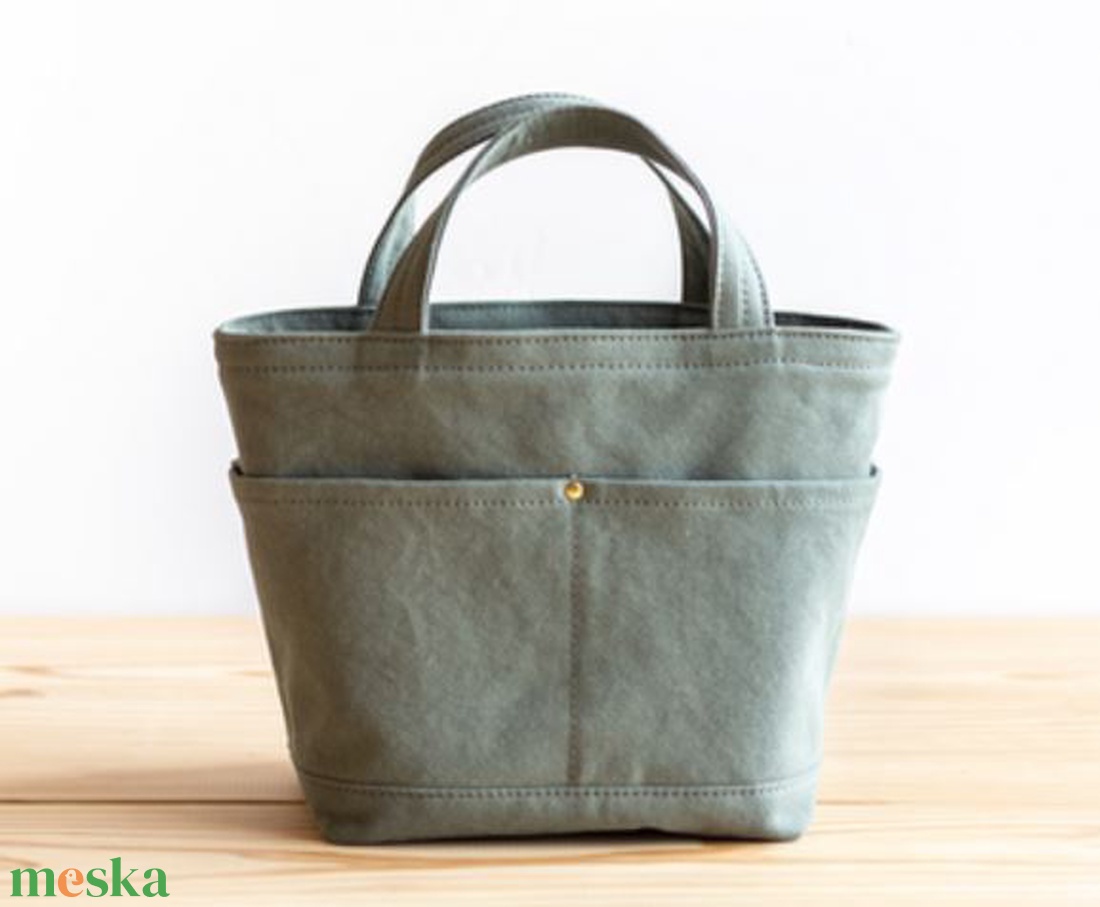 Könnyed City bag- strapabíró canvasz vászon - vállon át is hordható pánttal - Minimál - táska & tok - kézitáska & válltáska - vállon átvethető táska - Meska.hu