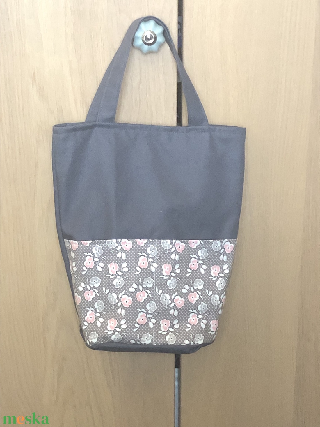 Bélelt Szatyorka - PETALS AND DOTS ON GREY - táska & tok - kézitáska & válltáska - vállon átvethető táska - Meska.hu
