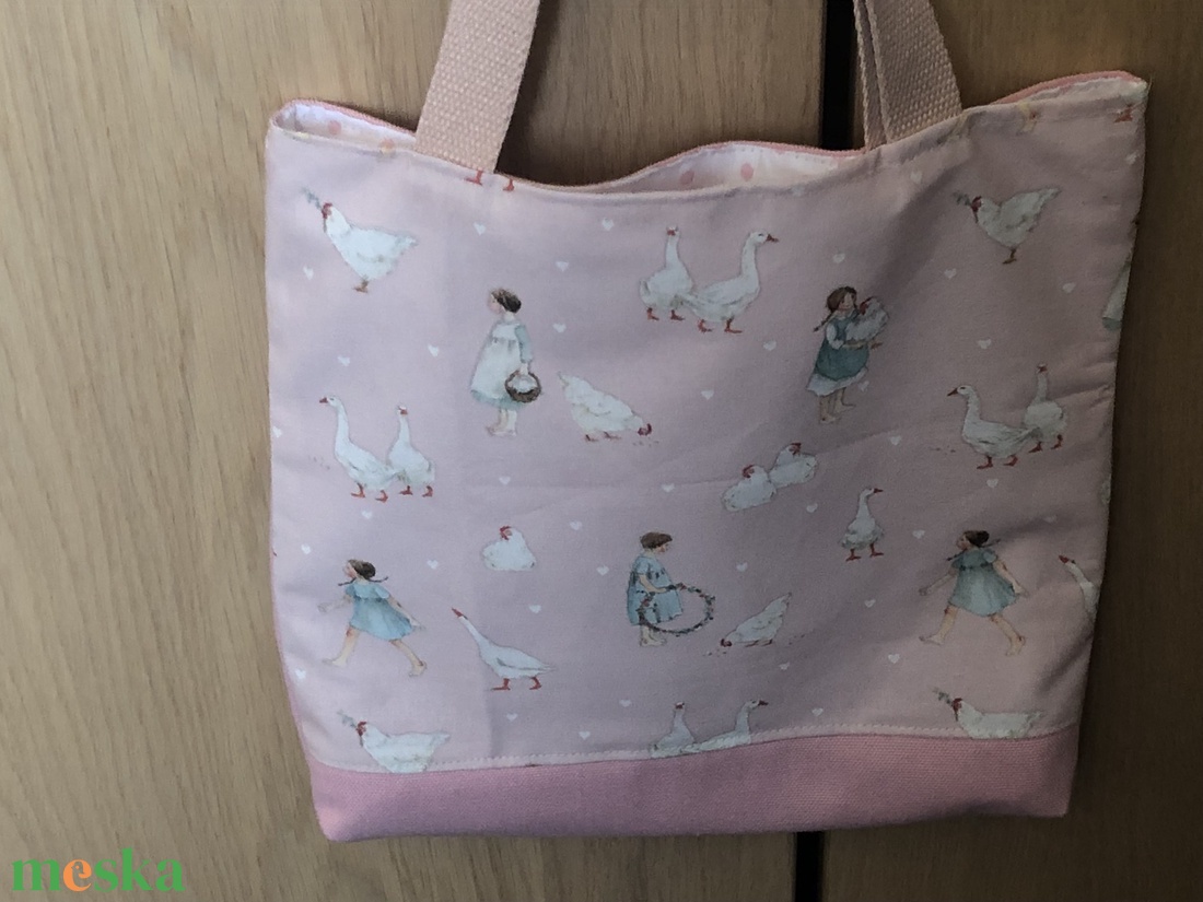 Bélelt Canvas Szatyorka - Ételhordó -  Pelenka-, babapipere tartó - GIRLS ON THE FARM - táska & tok - kézitáska & válltáska - vállon átvethető táska - Meska.hu