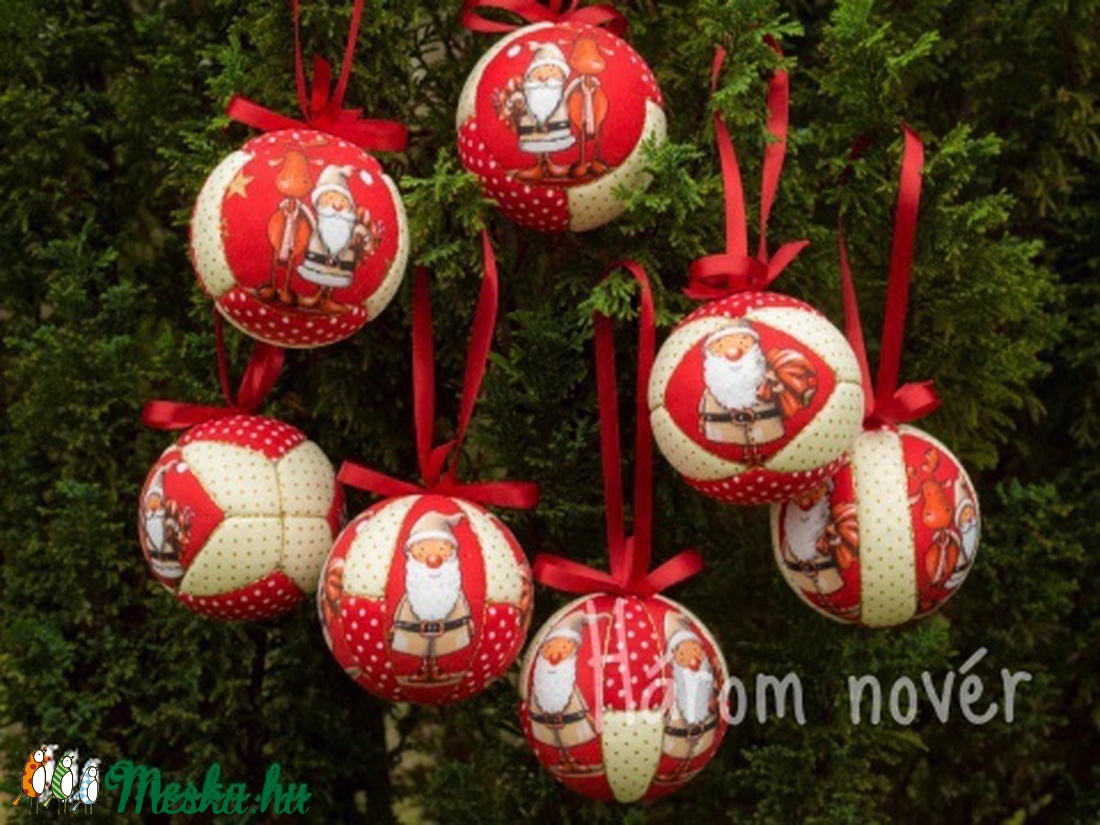 Pöttyös mikulásos gömb, patchwork karácsonyfadísz (2. variáció) -  - Meska.hu