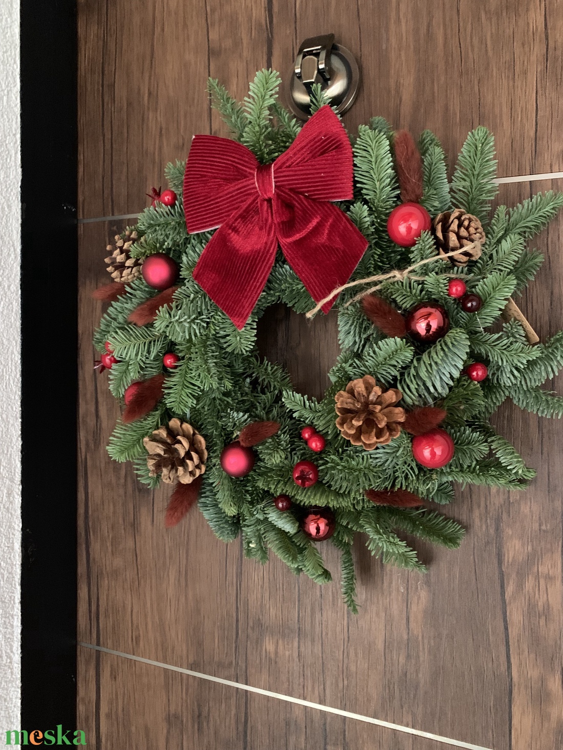 Élő Nobilis fenyő alapú ajtódísz - karácsony - karácsonyi kültéri dekoráció - Meska.hu