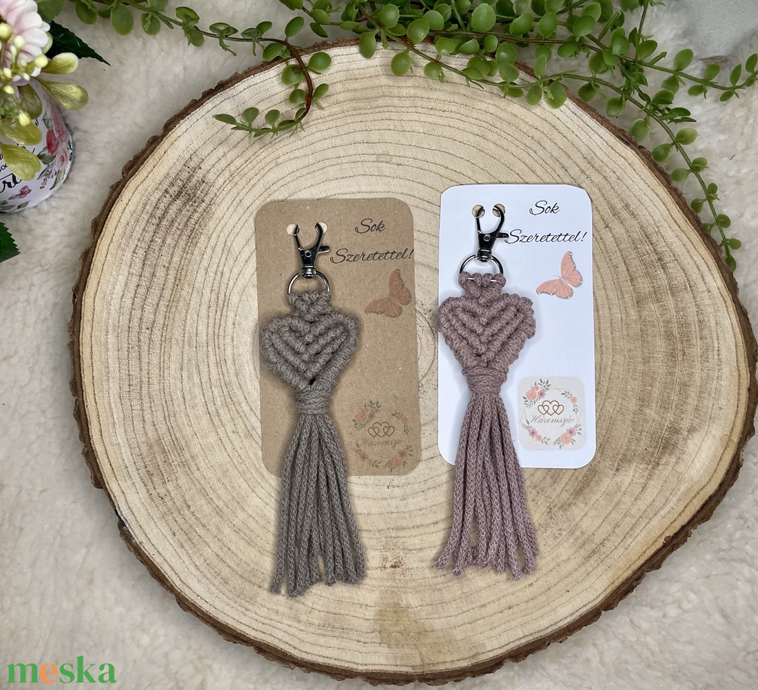 Makramé szív kulcstartó 4x15 cm - táska & tok - kulcstartó & táskadísz - kulcstartó - Meska.hu