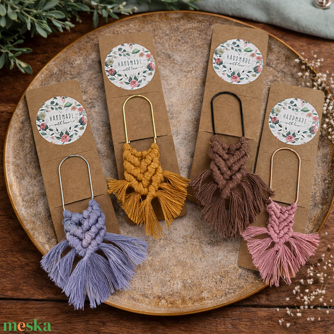 Makramé könyvjelző - könyv & zene - könyvjelző - Meska.hu