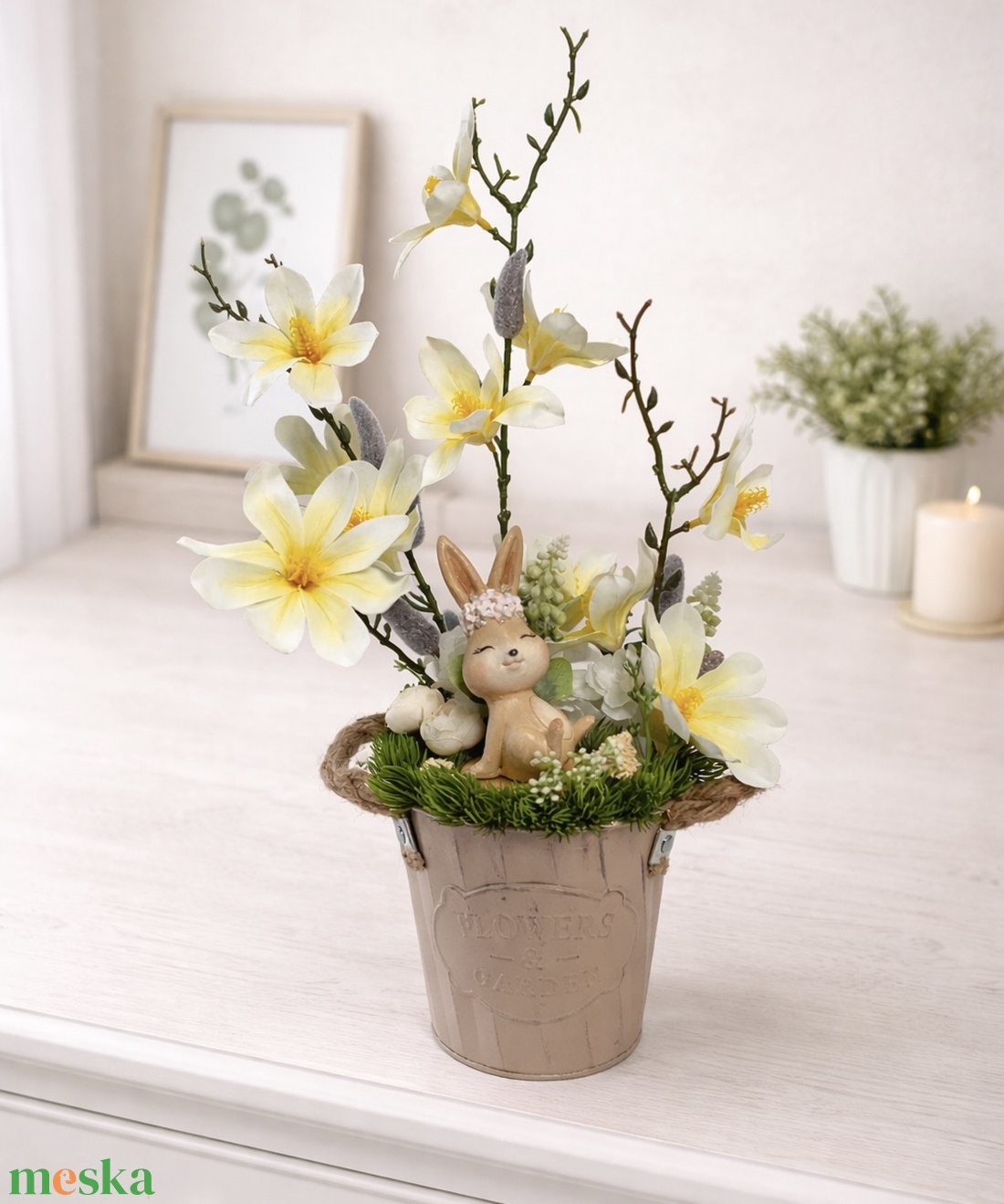 Tavaszi asztaldíszek fém kaspóban - otthon & életmód - virágdekoráció - virágdíszek - virágdísz kaspóban - Meska.hu