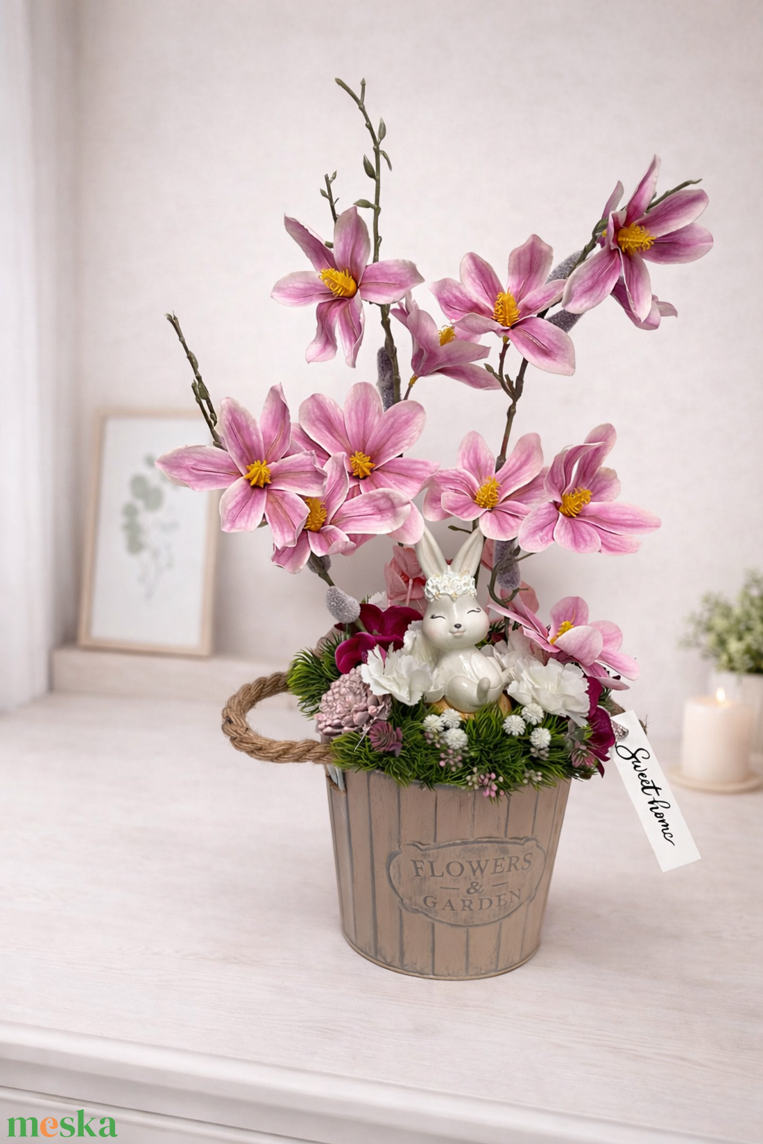 Tavaszi asztaldíszek fém kaspóban - otthon & életmód - virágdekoráció - virágdíszek - virágdísz kaspóban - Meska.hu