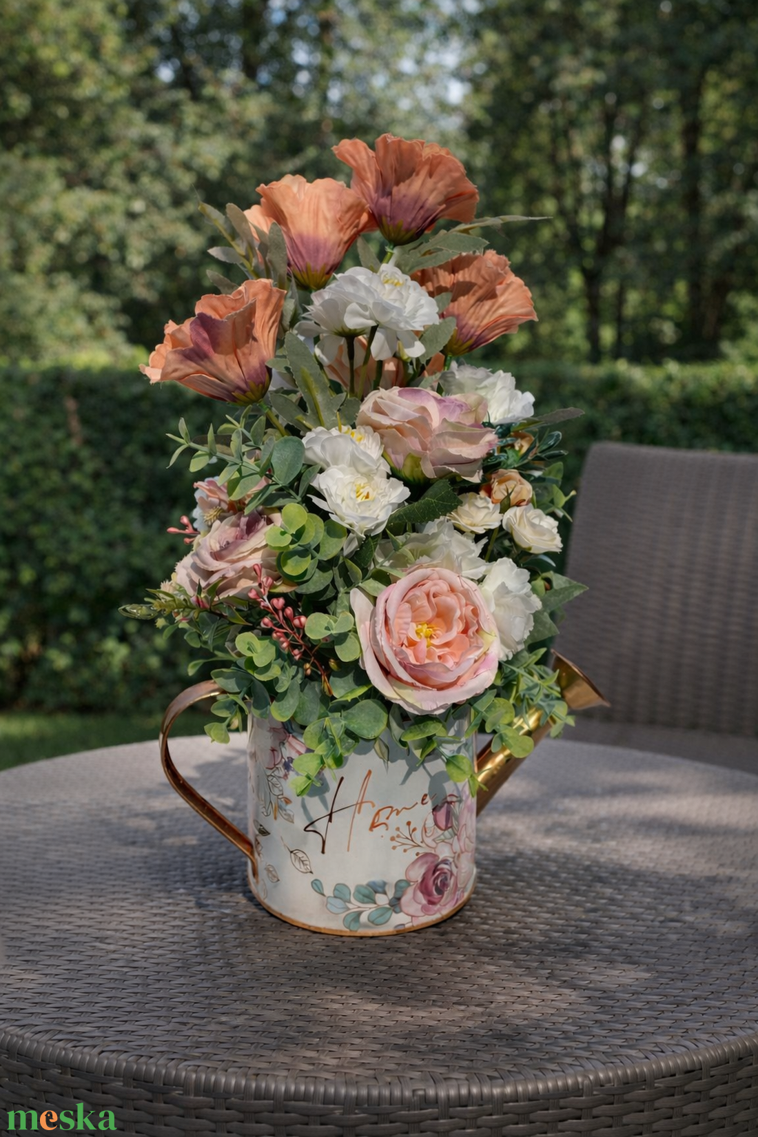 Tavaszi asztaldísz fém kannában- barack - otthon & életmód - virágdekoráció - virágdíszek - virágdísz kaspóban - Meska.hu