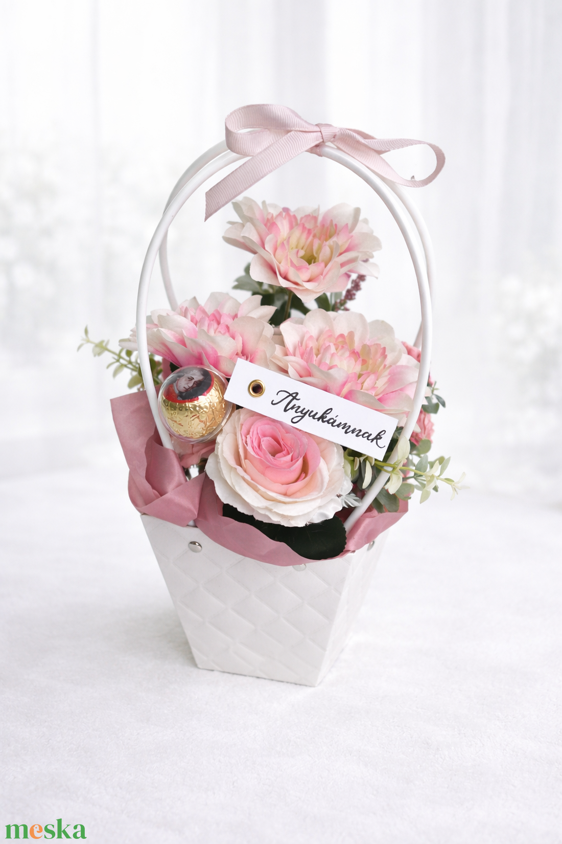 Anyák napi box bonbonnal - otthon & életmód - virágdekoráció - virágok - virágbox - Meska.hu