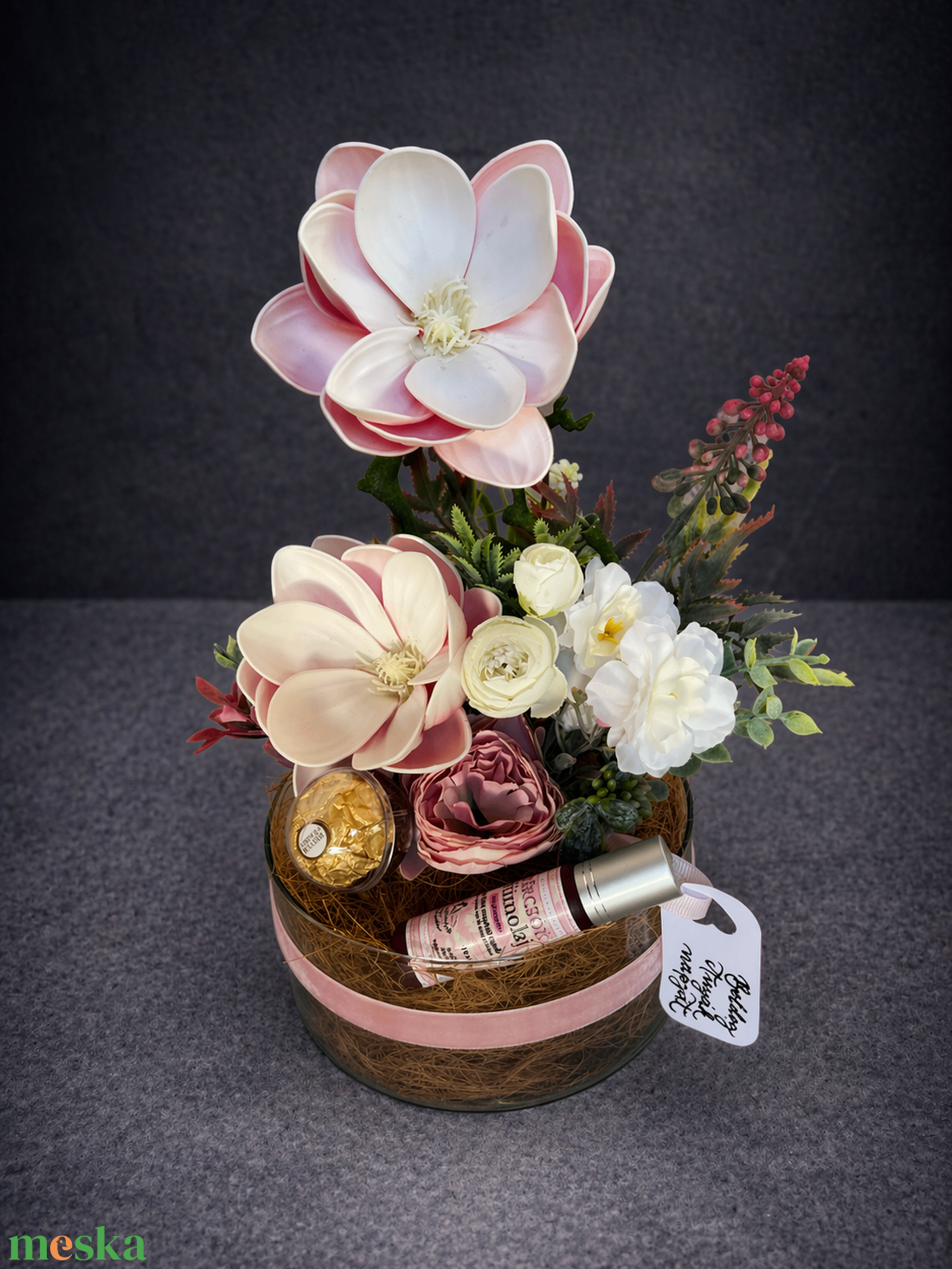 Prémium üvegtálas  virág dekoráció naturkozmetikummal - otthon & életmód - virágdekoráció - virágdíszek - asztali virágdísz - Meska.hu