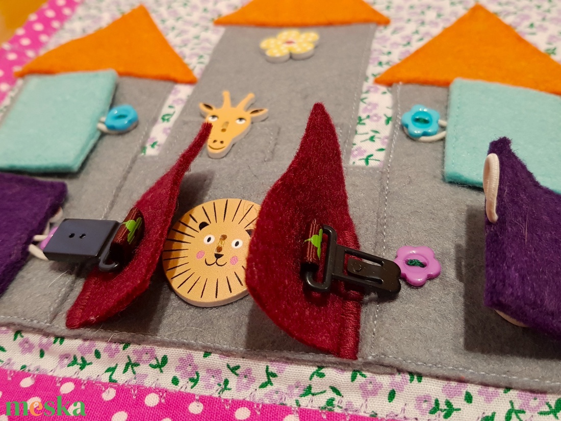 Csendeskönyv-Vár - játék & sport - textilkönyv & babakönyv - Meska.hu