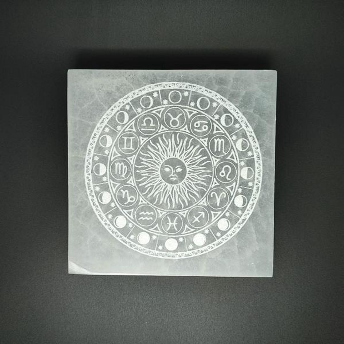 Szelenit négyzet zodiákus nap 10cm - kellékek & szerszámok - ásvány alapanyag - szelenit korong - Meska.hu