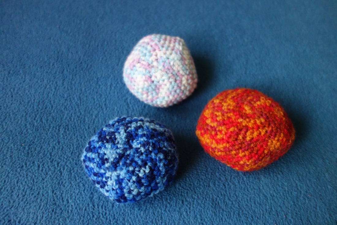 Horgolt kézi babzsák stresszlabda -  - Meska.hu