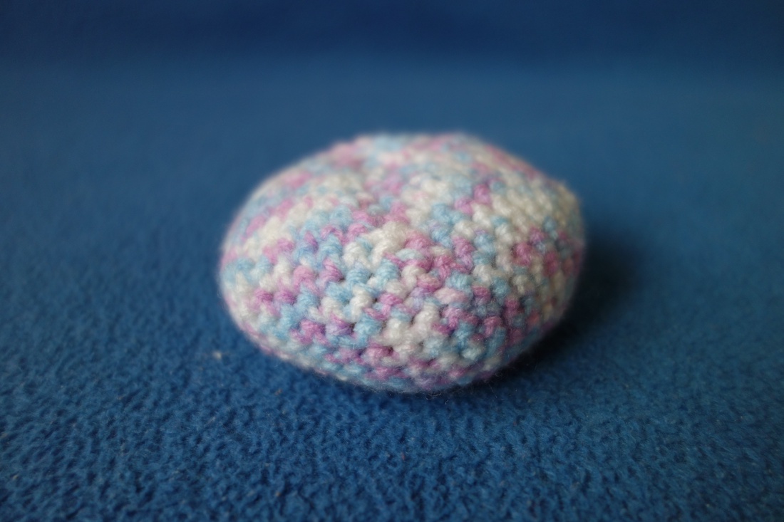 Horgolt kézi babzsák stresszlabda -  - Meska.hu