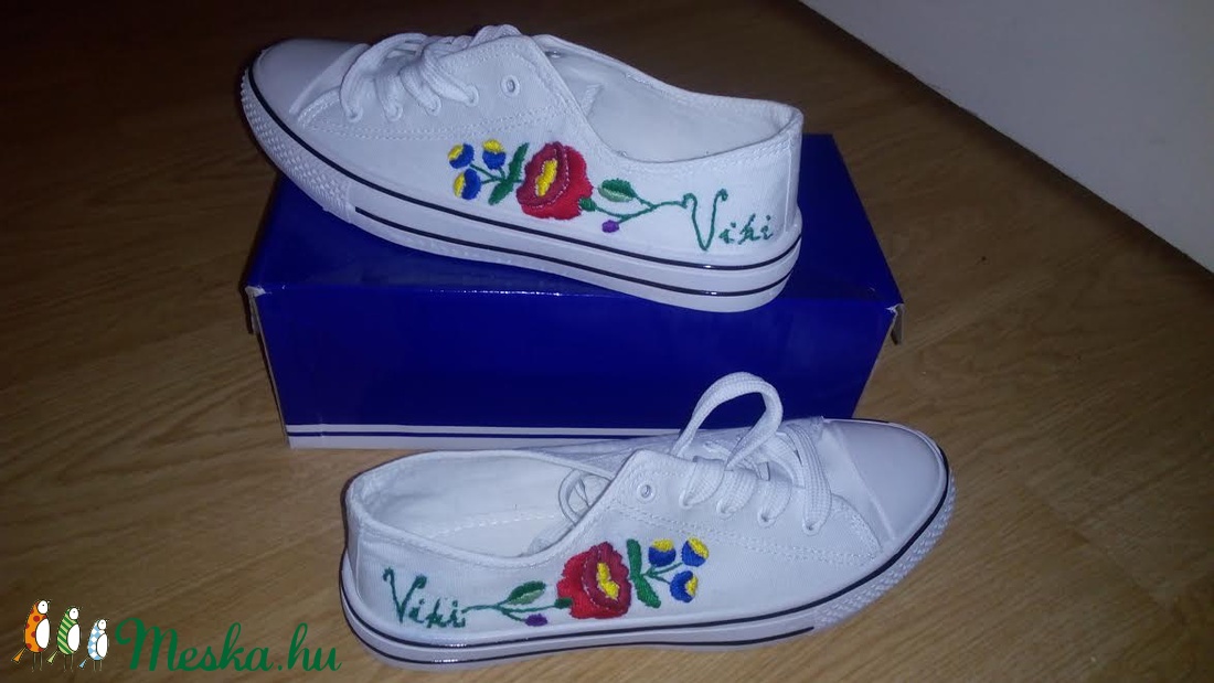 Egyedi kalocsai kézzel hímzett cipő -  - Meska.hu