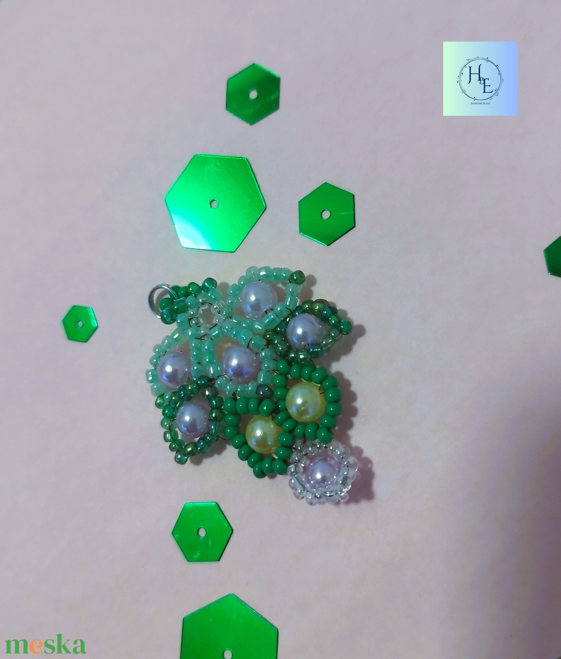 Leaf medál - ékszer - nyaklánc - gyöngyös nyaklánc - Meska.hu