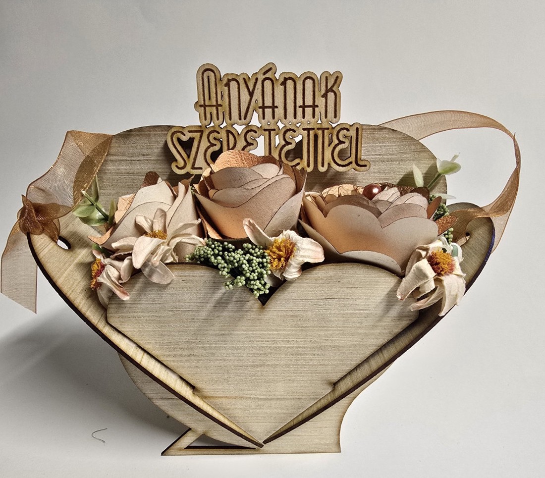 Szülőköszöntő szíves fa dobozban megszemélysítve - esküvő - emlék & ajándék - szülőköszöntő ajándék - Meska.hu