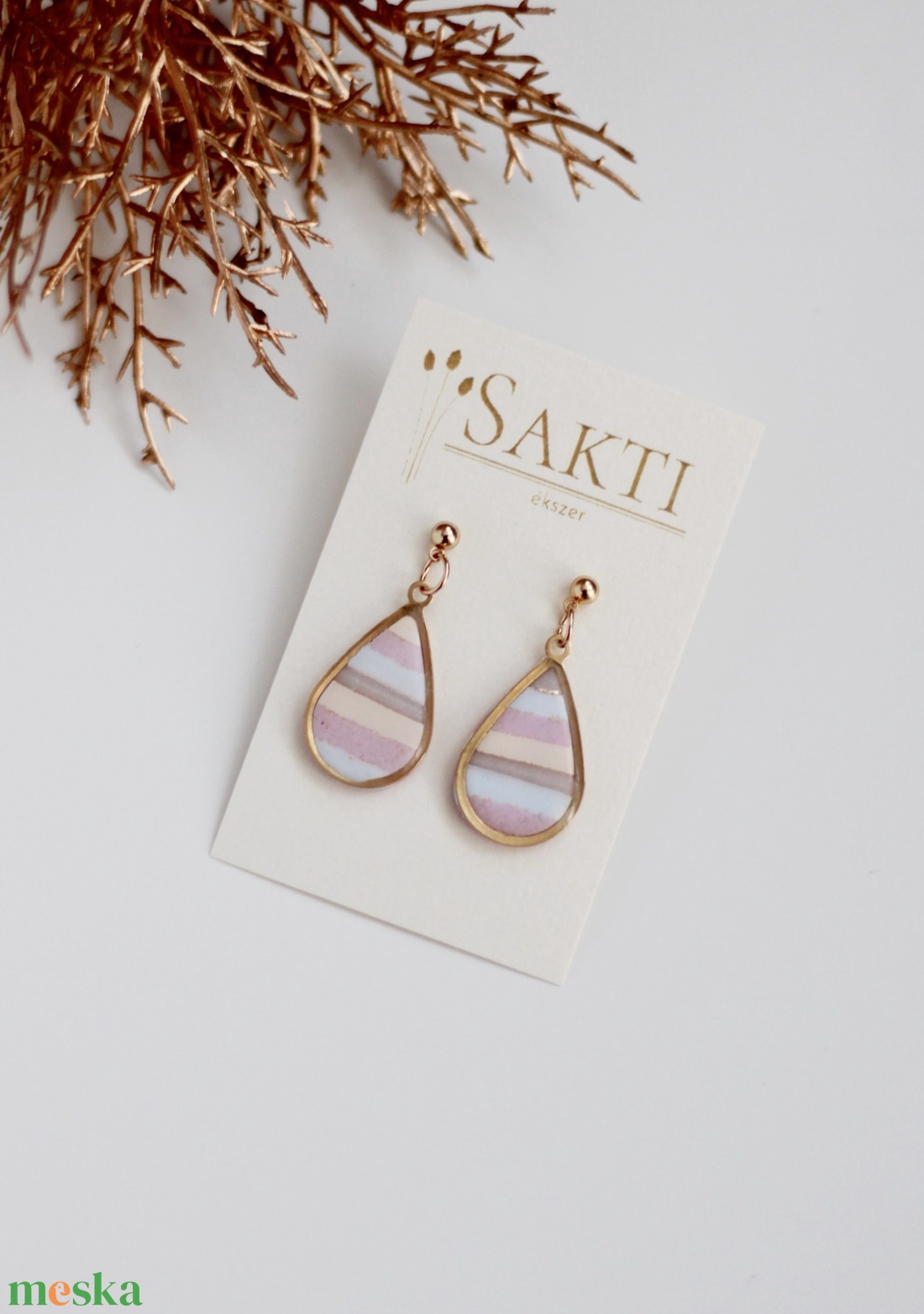 Színes csíkos fülbevaló, függő fülbevaló, fülbevaló - ékszer - fülbevaló - lógó fülbevaló - Meska.hu