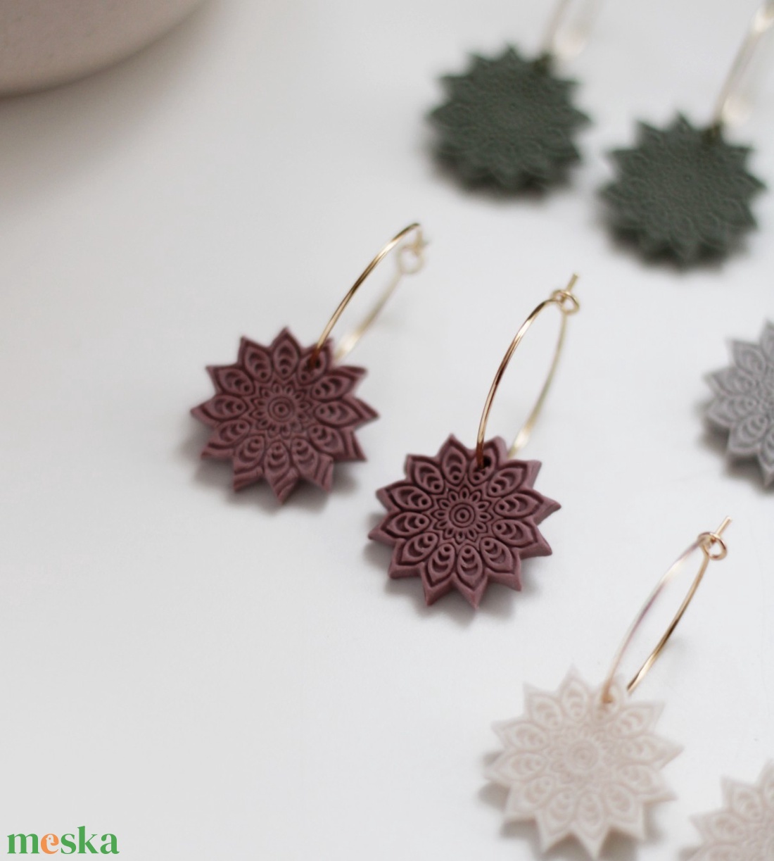 Mályva mandala mintás karika fülbevaló, mandala fülbevaló, karika fülbevaló - ékszer - fülbevaló - karika fülbevaló - Meska.hu Mályva mandala mintás karika fülbevaló, mandala fülbevaló, karika fülbevaló - ékszer - fülbevaló - karika fülbevaló - Meska.hu