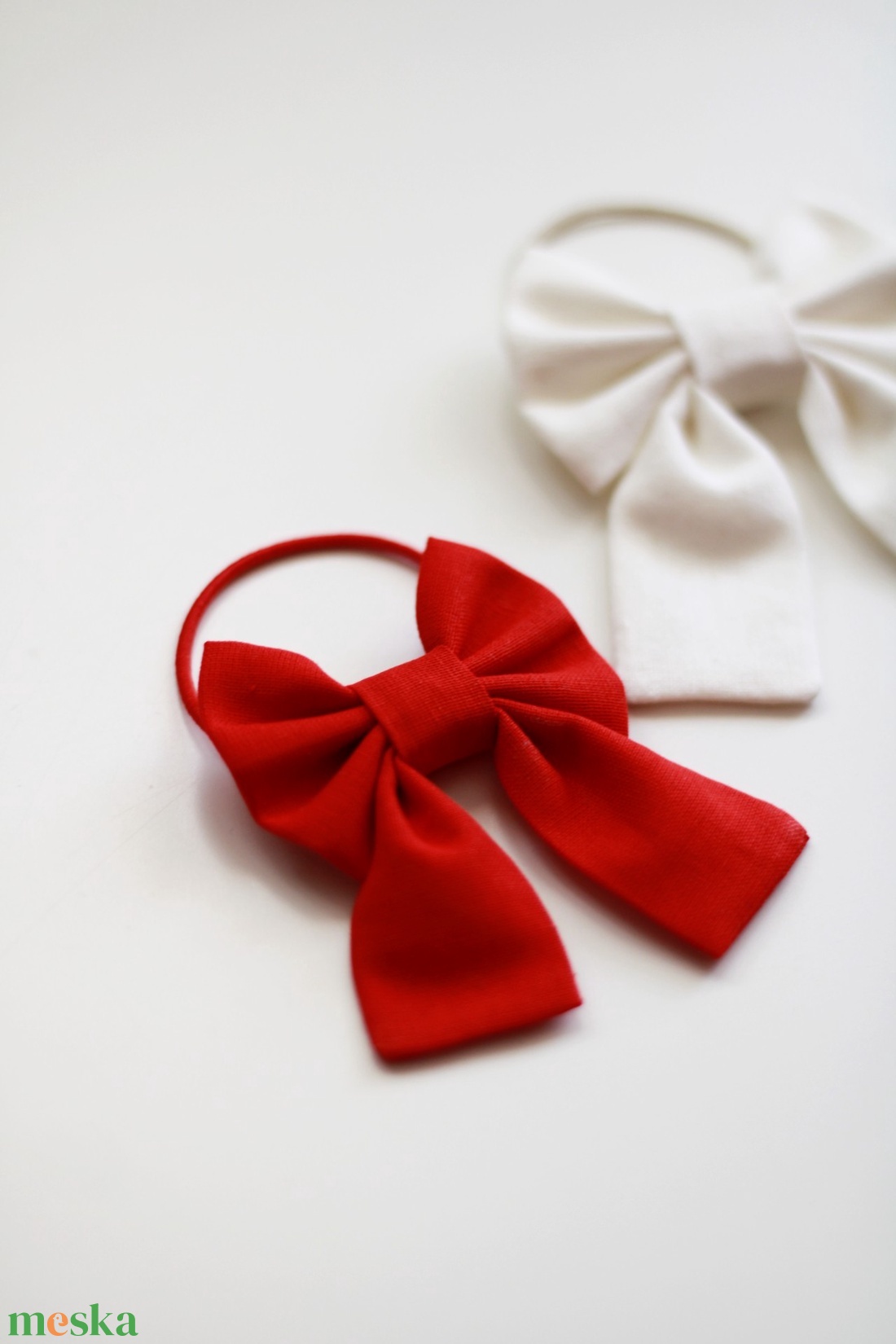 Piros hajgumi, hajdísz, hajbavaló - ruha & divat - hajdísz & hajcsat - hajgumi - Meska.hu