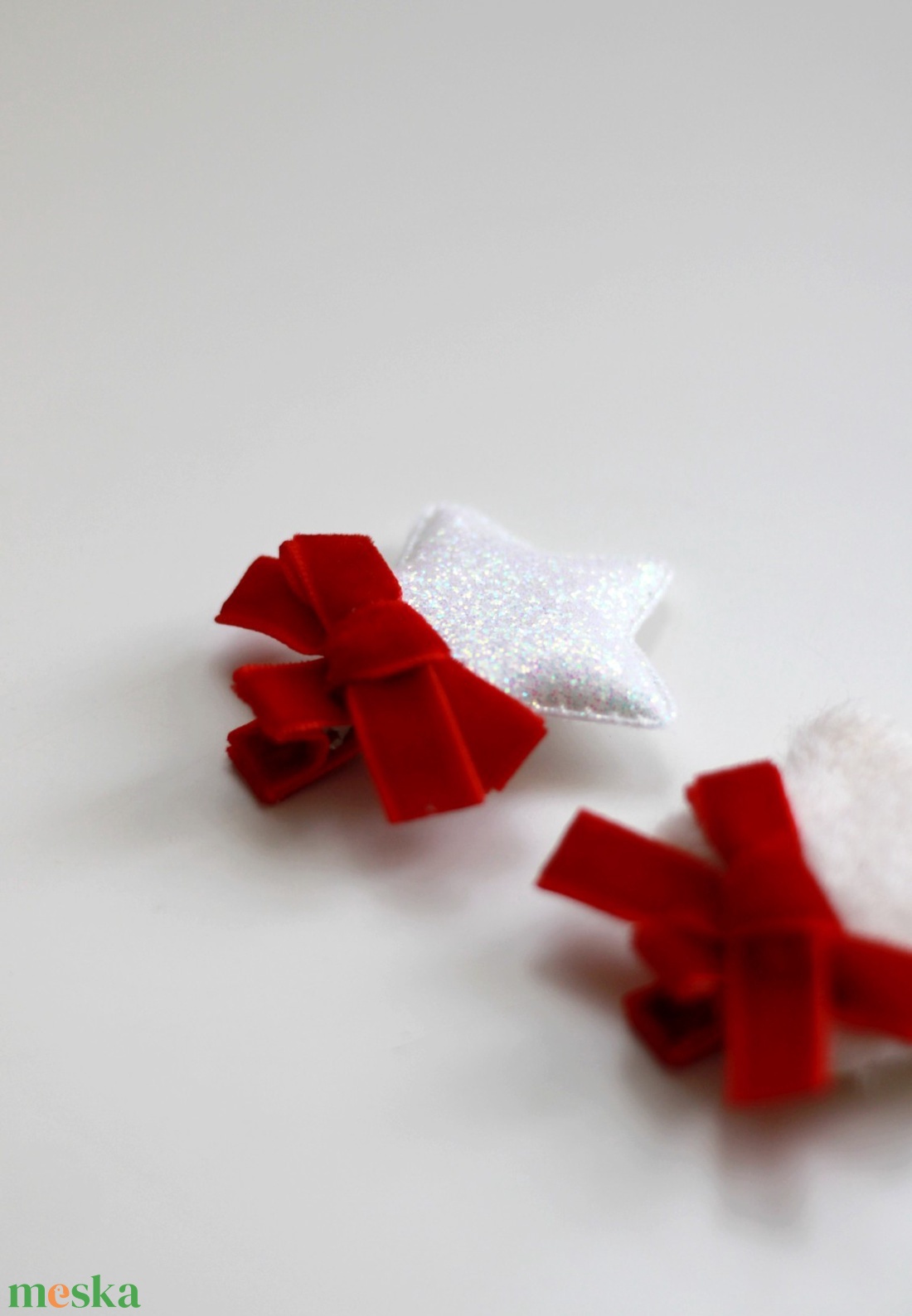 Glitteres csillag piros masnival hajcsat, hajcsat - ruha & divat - hajdísz & hajcsat - hajcsat & hajtű - Meska.hu