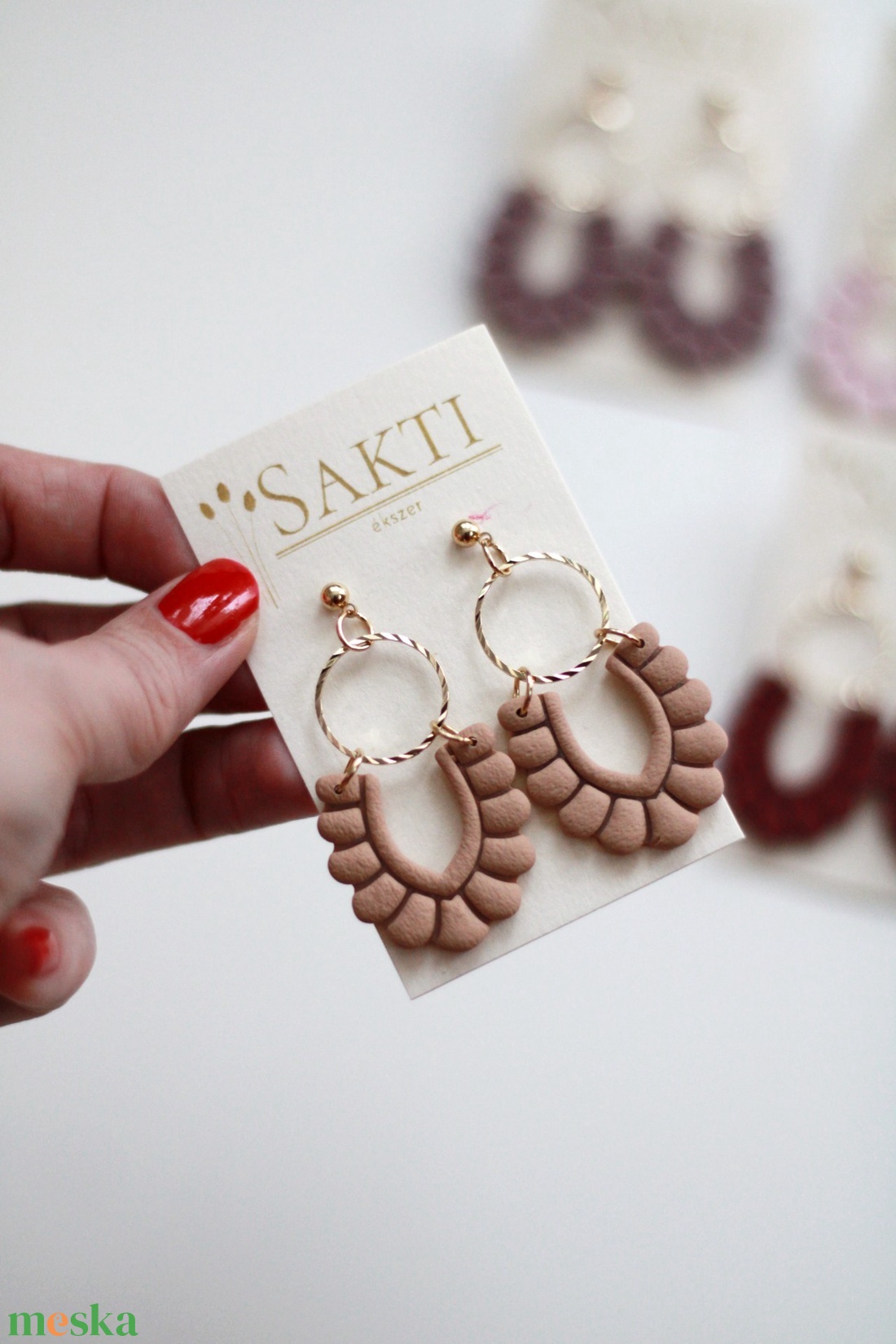 Dapp függő fülbevaló karikával  - ékszer - fülbevaló - lógó fülbevaló - Meska.hu