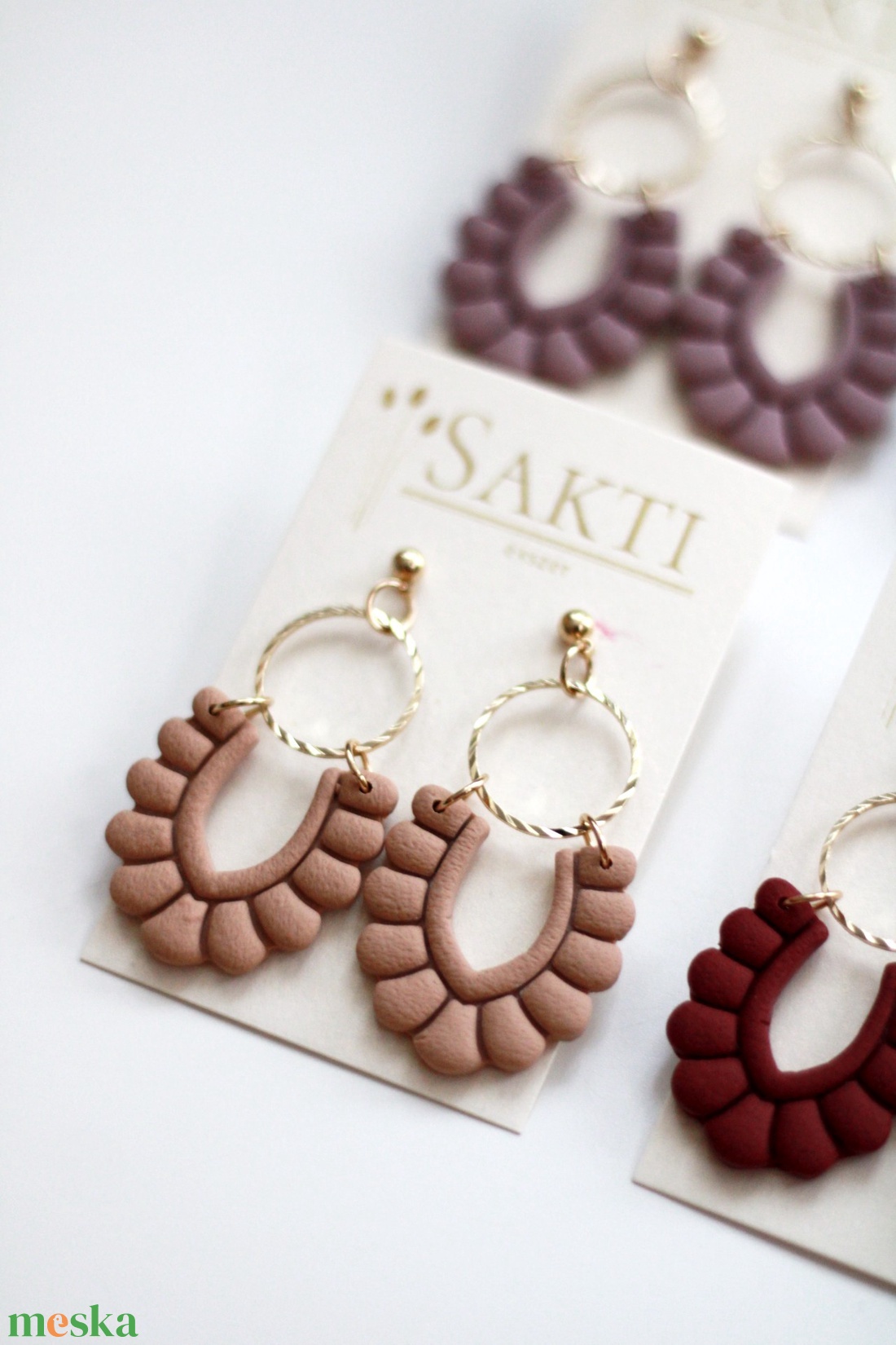 Dapp függő fülbevaló karikával  - ékszer - fülbevaló - lógó fülbevaló - Meska.hu