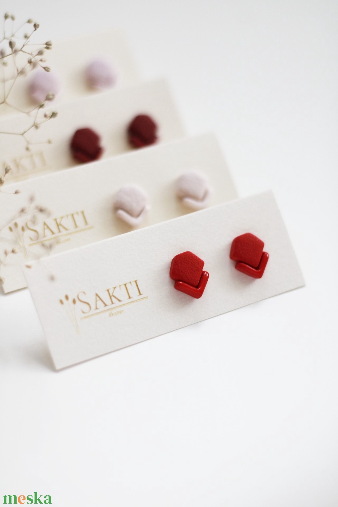 Piros elegáns gomb fülbevaló, gomb fülbevaló - ékszer - fülbevaló - pötty fülbevaló - Meska.hu