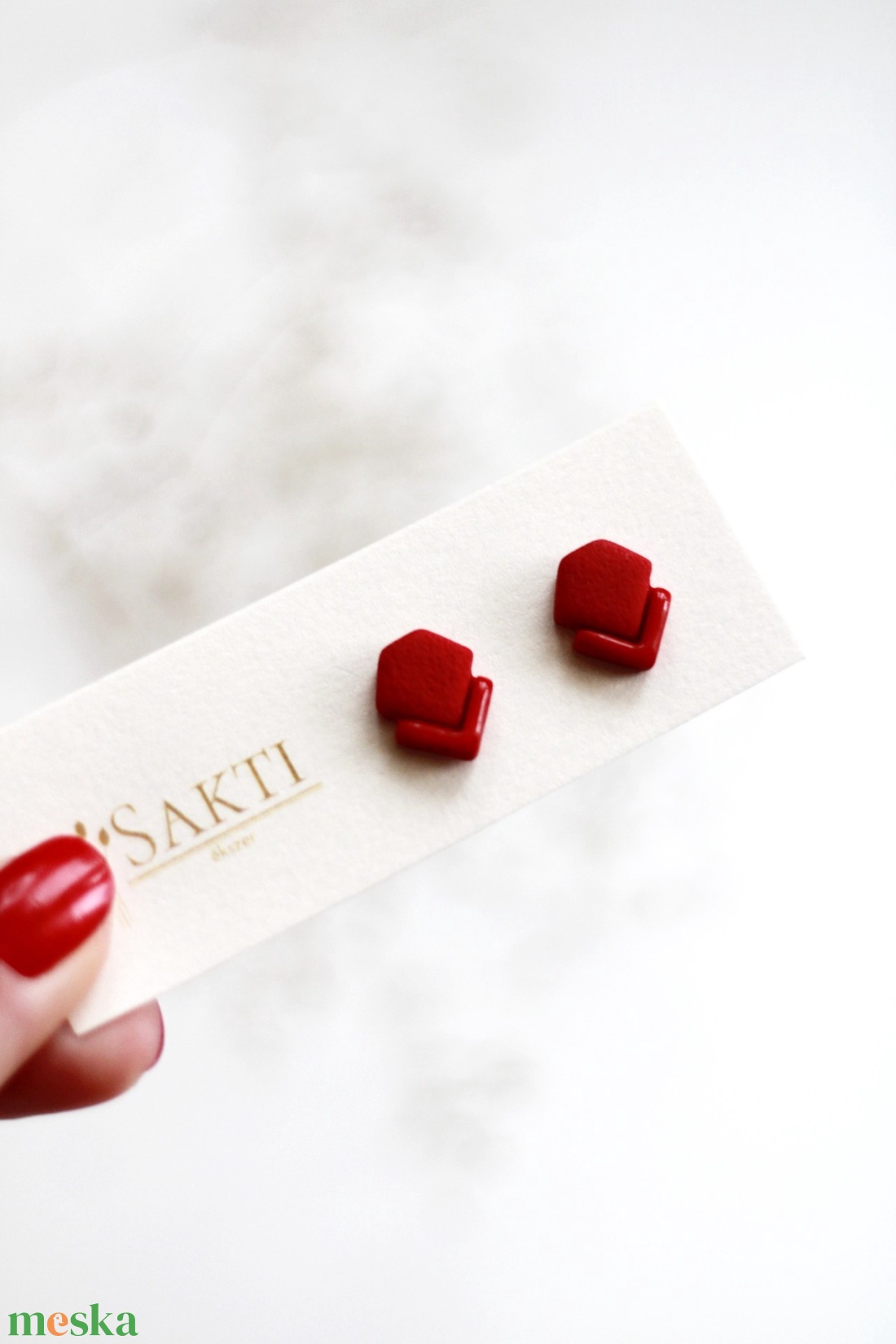 Piros elegáns gomb fülbevaló, gomb fülbevaló - ékszer - fülbevaló - pötty fülbevaló - Meska.hu