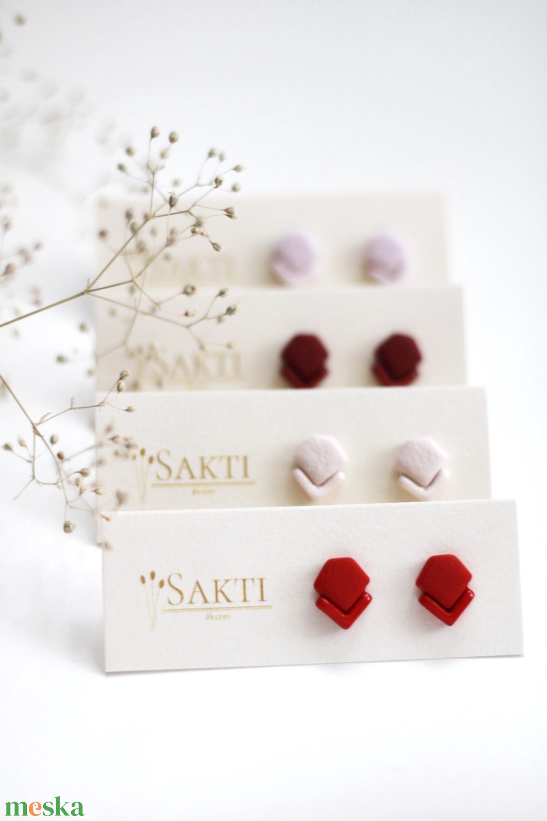 Piros elegáns gomb fülbevaló, gomb fülbevaló - ékszer - fülbevaló - pötty fülbevaló - Meska.hu