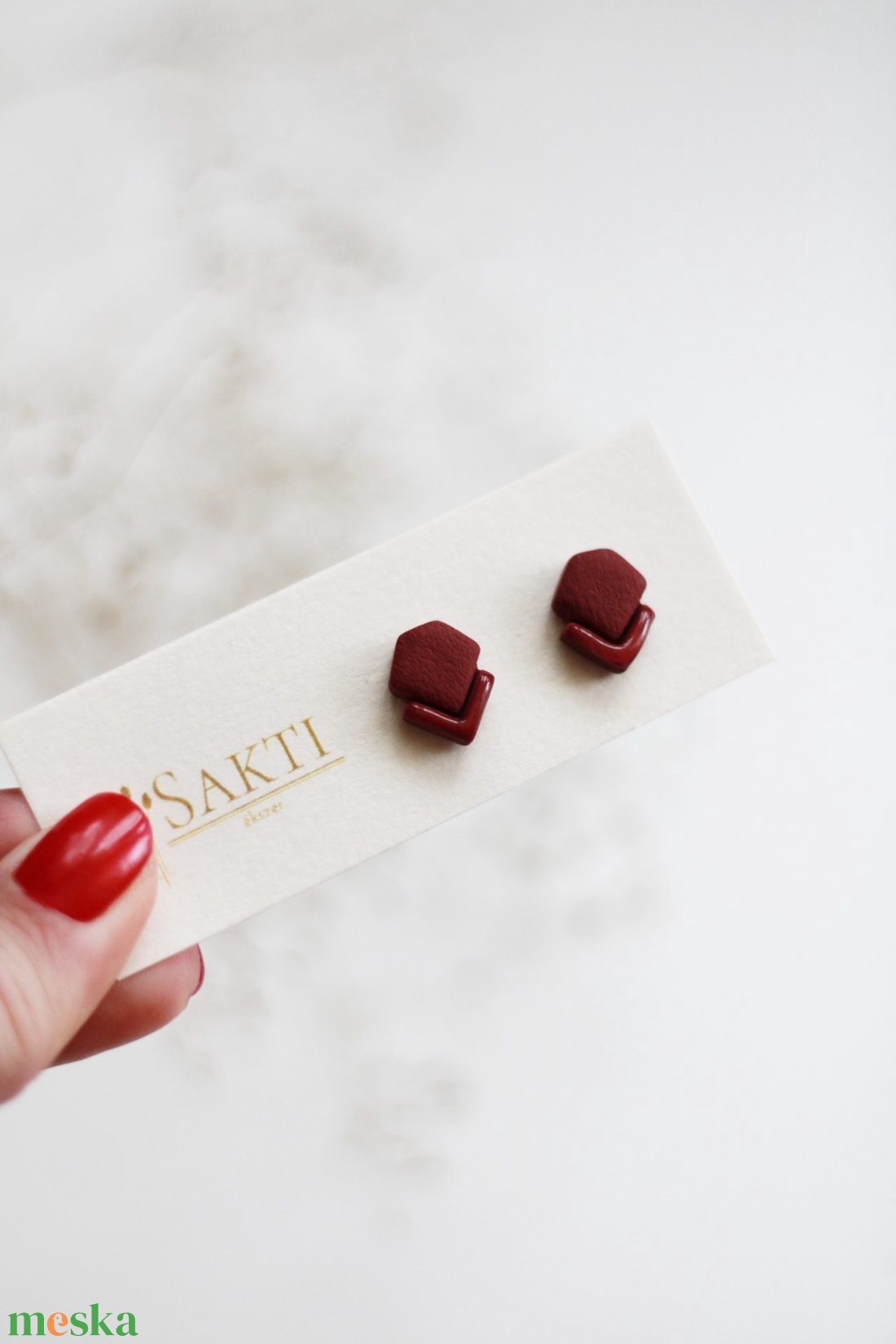 Bordó elegáns gomb fülbevaló, gomb fülbevaló - ékszer - fülbevaló - pötty fülbevaló - Meska.hu