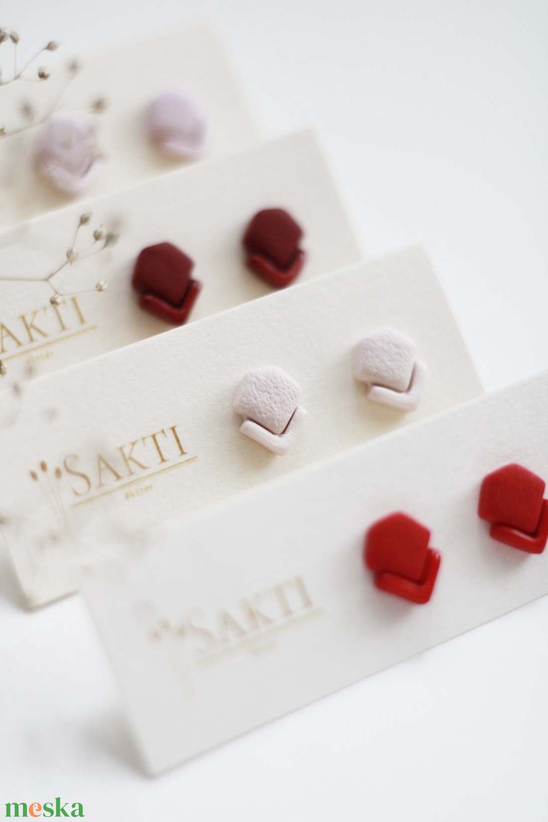 Tört fehér elegáns gomb fülbevaló, gomb fülbevaló - ékszer - fülbevaló - pötty fülbevaló - Meska.hu