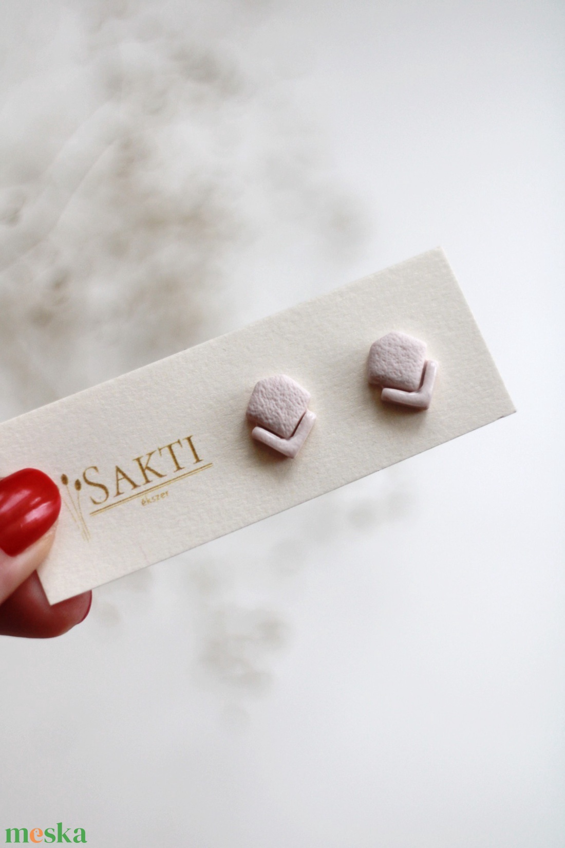 Tört fehér elegáns gomb fülbevaló, gomb fülbevaló - ékszer - fülbevaló - pötty fülbevaló - Meska.hu