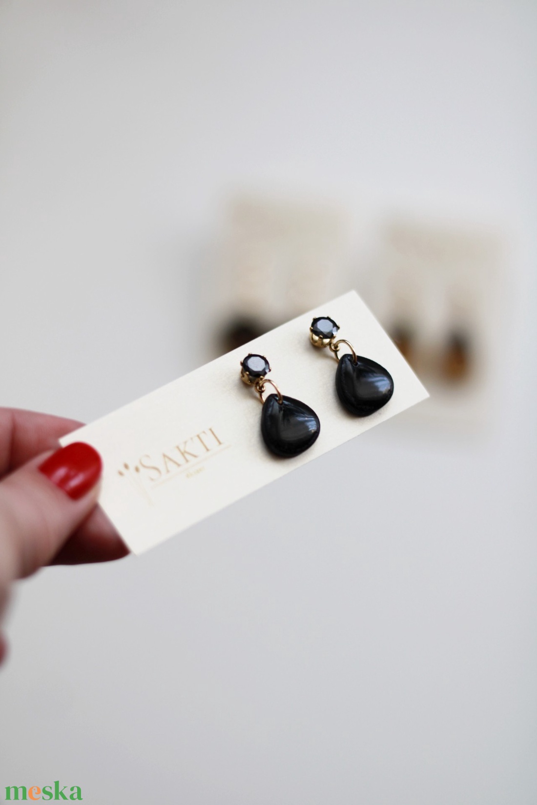 Csepp alakú köves függő fülbevaló - ékszer - fülbevaló - lógó fülbevaló - Meska.hu