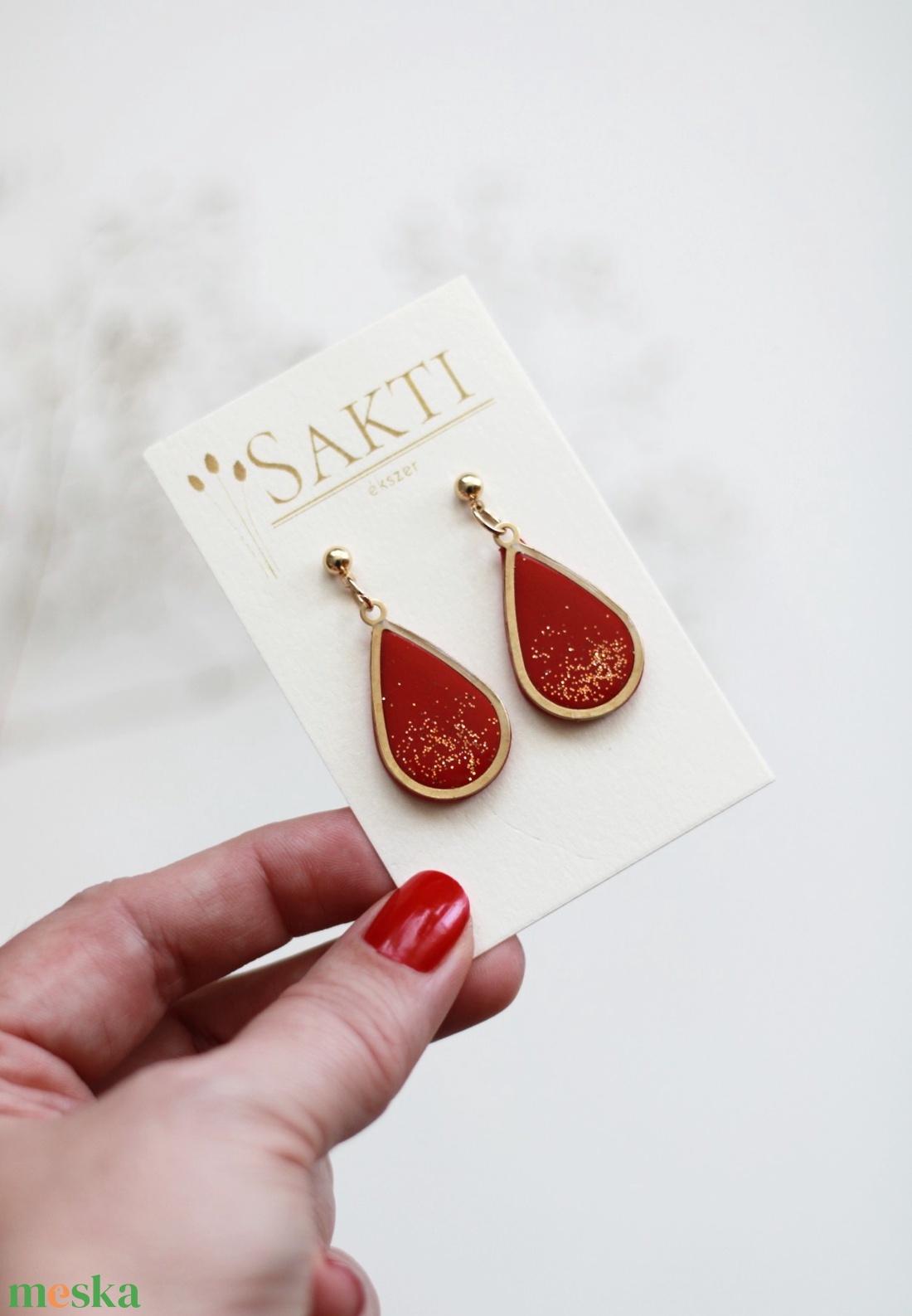 Piros-arany függő fülbevaló - ékszer - fülbevaló - lógó fülbevaló - Meska.hu